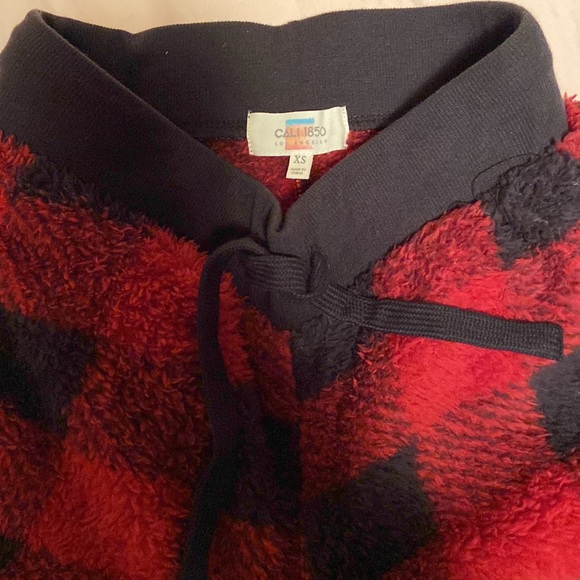 Cali 1850 Buffalo Plaid Fleece Lounge Pants & Shorts - Picture 4 of 5